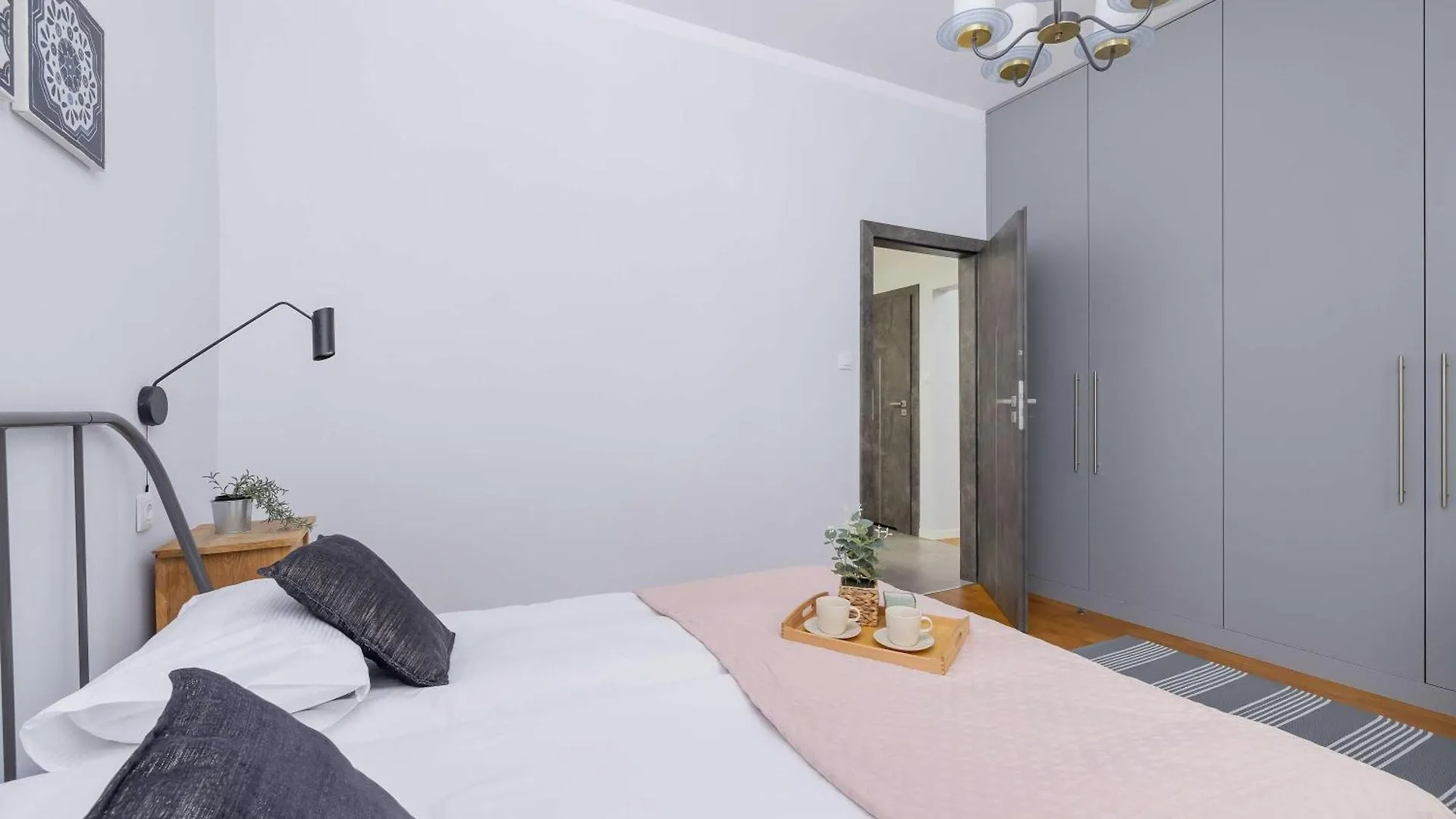 Elegancki Apartament Katowa 11 Praca Zdalna By Noclegi Renters Krakow 0*,  Poland